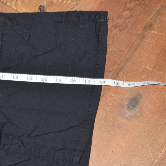 Black paperbag skirt - Picture 2 of 3